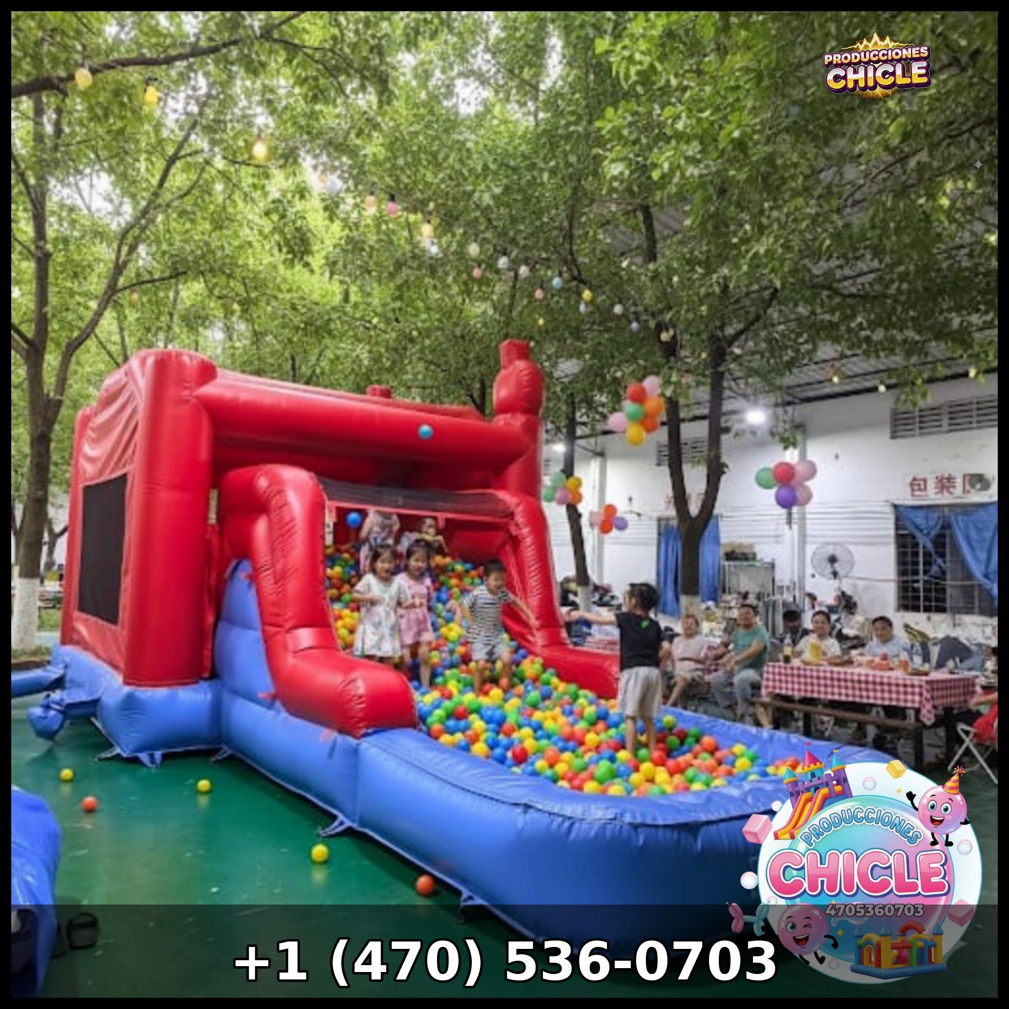 Niños disfrutando el brincolín Chicle